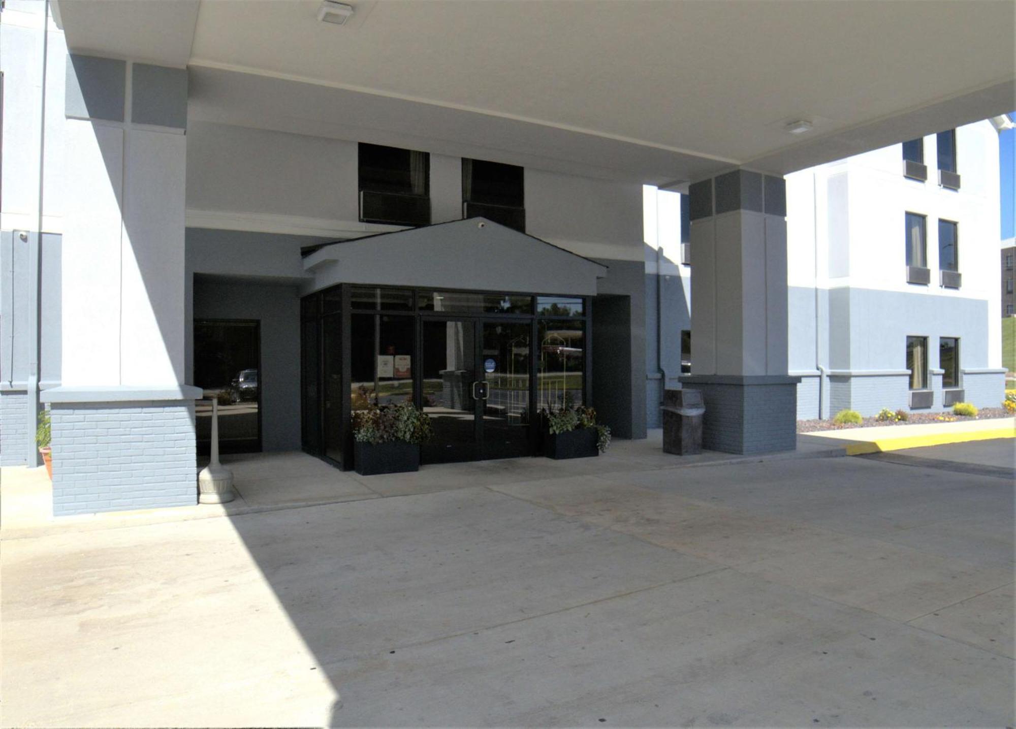 Super 8 By Wyndham Crossville Tn Exteriör bild